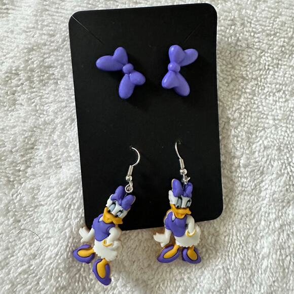 Disney Daisy Duck Dangle Earrings Bow PVC Theme Park Disneyland Cartoon Kawaii - Picture 3 of 5